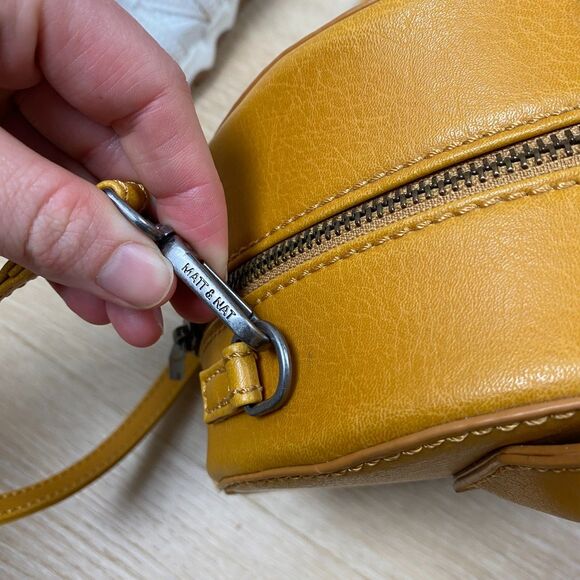 Matt & Nat Stella Round Vegan Leather Crossbody - Picture 8 of 8